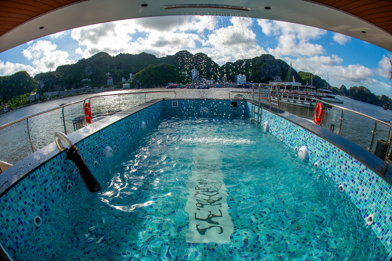 河内/卡巴兰哈湾游轮 - 皮划艇、按摩浴缸、滑水道河内/吉婆兰哈湾游船之旅：皮划艇、按摩浴缸、滑水道