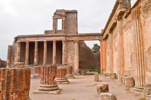 From Rome: Day Trip to Pompeii & Sorrento