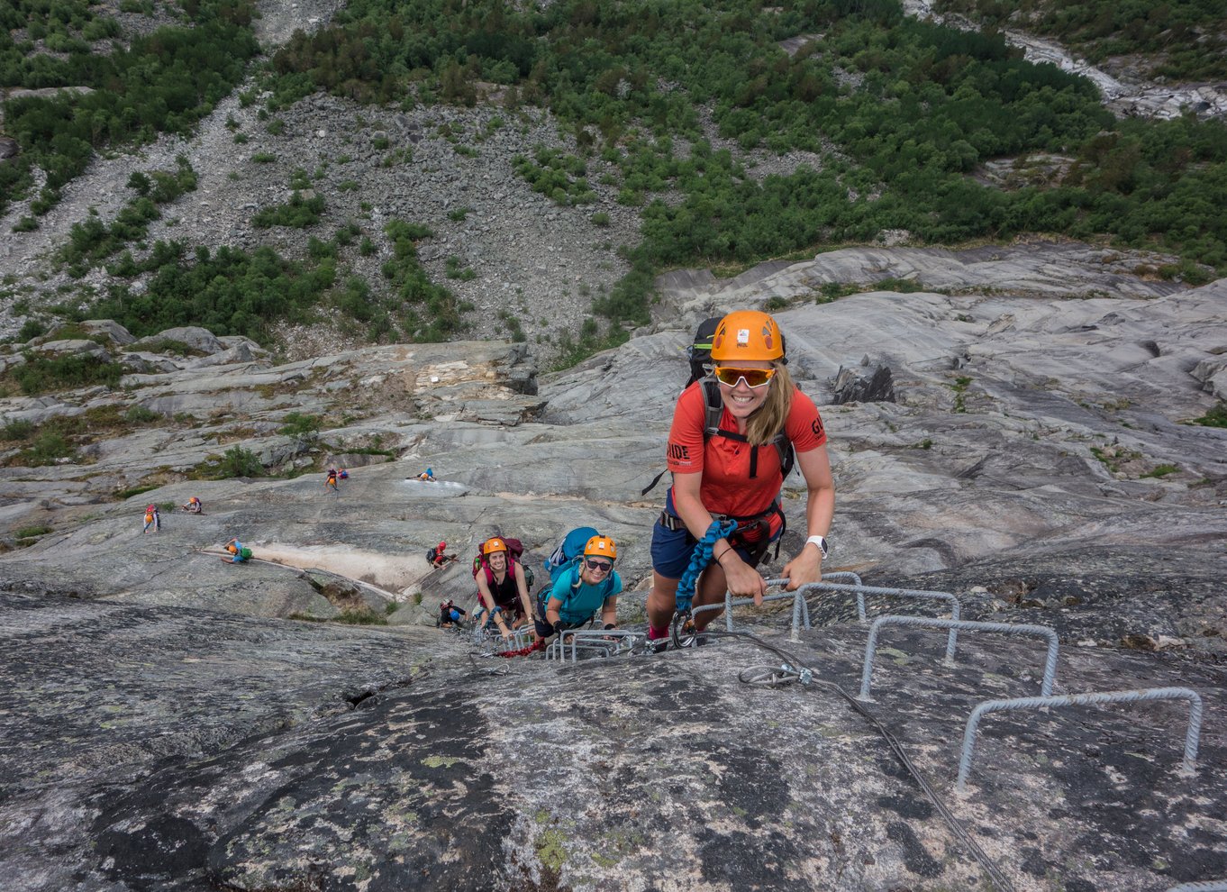 Odda: Heldagstur til Trolltunga med vandring og klatring