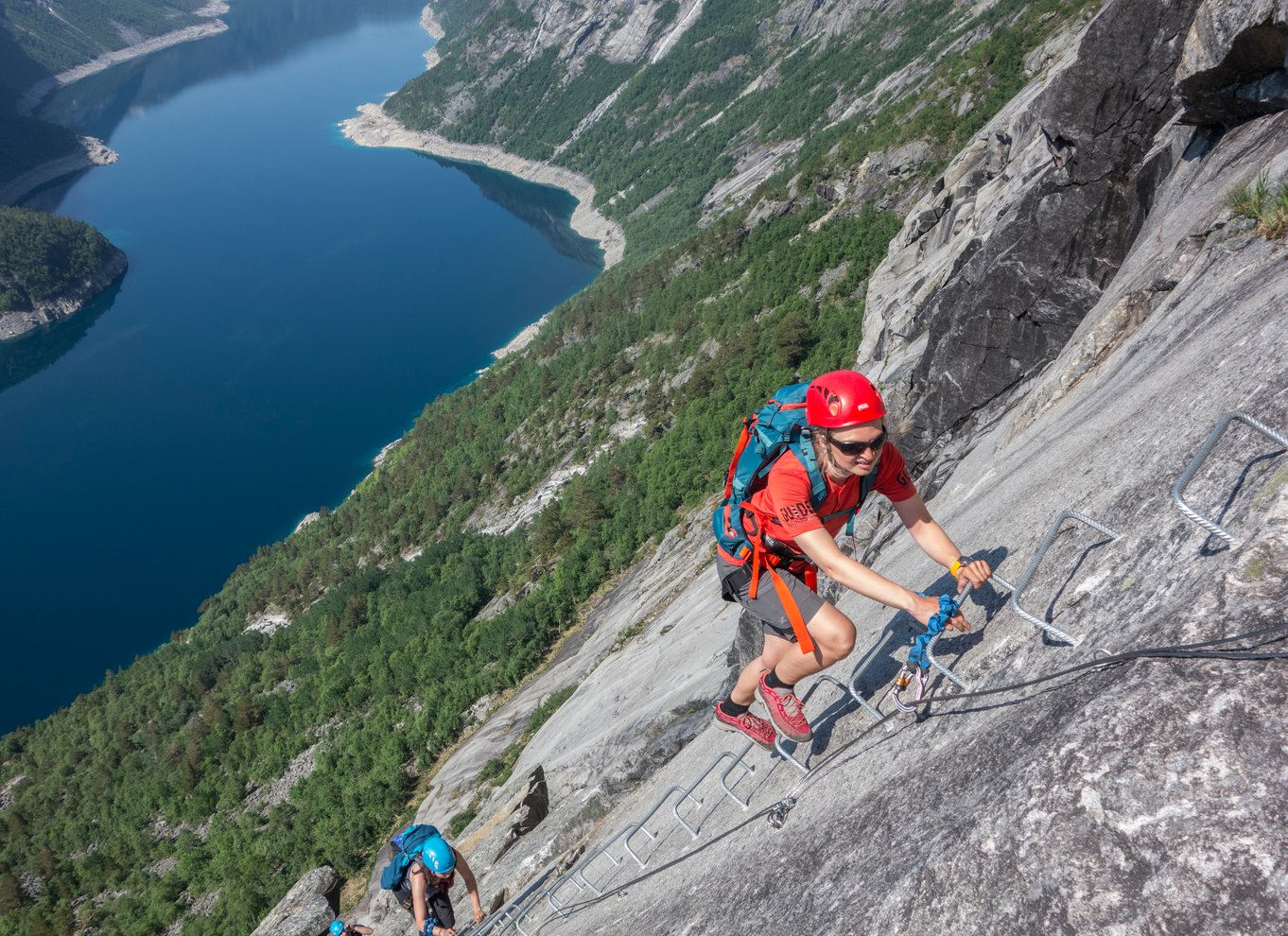 Odda: Heldagstur til Trolltunga med vandring og klatring