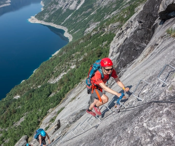 Odda: dagvullende tour Trolltunga wandelen en klimmen