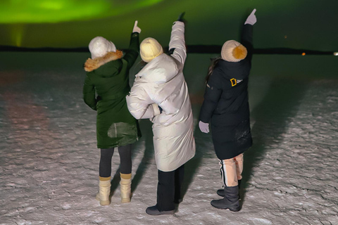 Saariselkä,Kakslauttanen: Aurora Hunting & Photography Tour. Private Aurora Hunting & Photography Tour By Minivan