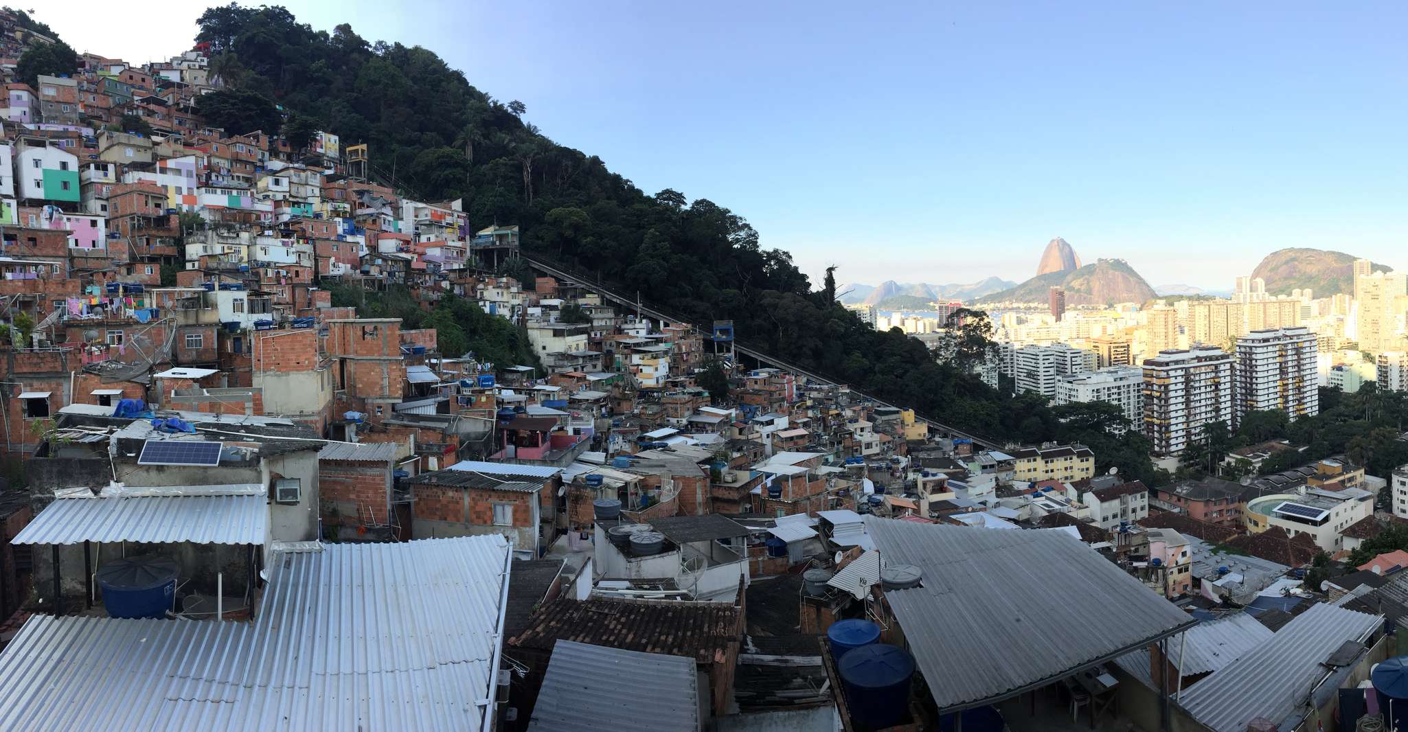 Rio de Janeiro, visite de Favela Santa Marta avec un guide local - Hizvo
