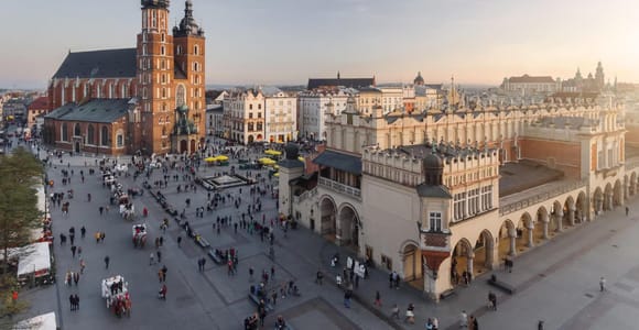 Historic Krakow: Old Town and Wawel Castle Walking Tour