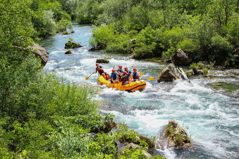 Da Spalato: Rafting, esplorazione di grotte, salto dalle scogliere con picnic