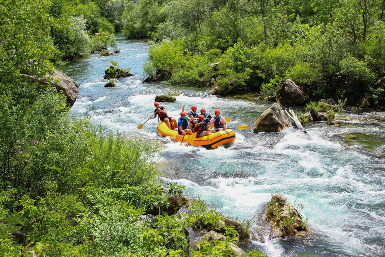 Desde Split: Rafting, exploración de cuevas, salto de acantilados con picnic