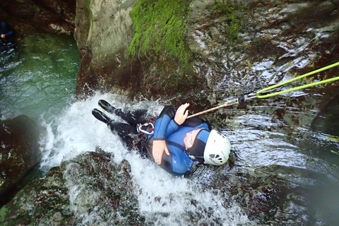 Bled: Exclusief canyoning-avontuur van 3 uur op het meer van Bled