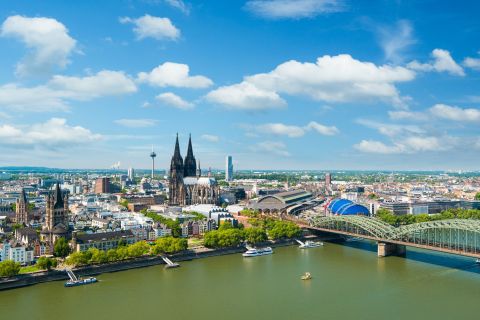 Ab Frankfurt: Tagestour nach Köln und Limburg