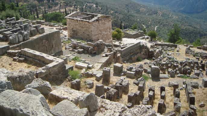 from athens private road trip to delphi