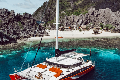 El Nido Catamaran Premium Eilandhoppen GroepstourEl Nido: premium catamaran-eilandhoppingtour van een hele dag