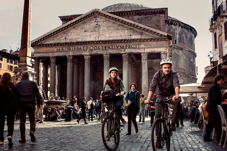 Rzym: wycieczka po centrum miasta rowerem elektrycznymWycieczka w j. włoskim