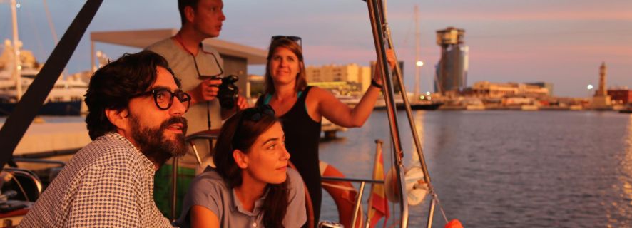 Barcelona: 2-Hour Sunset Sailing Experience