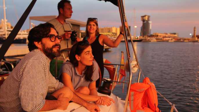 Barcelona: Sunset Sailing Tour with Tapas and Open Bar