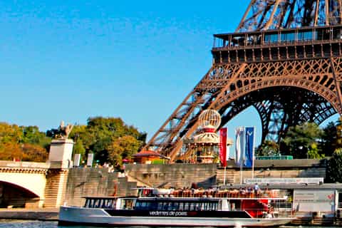 Disneyland Paris: Paris Day Trip with Sightseeing Cruise