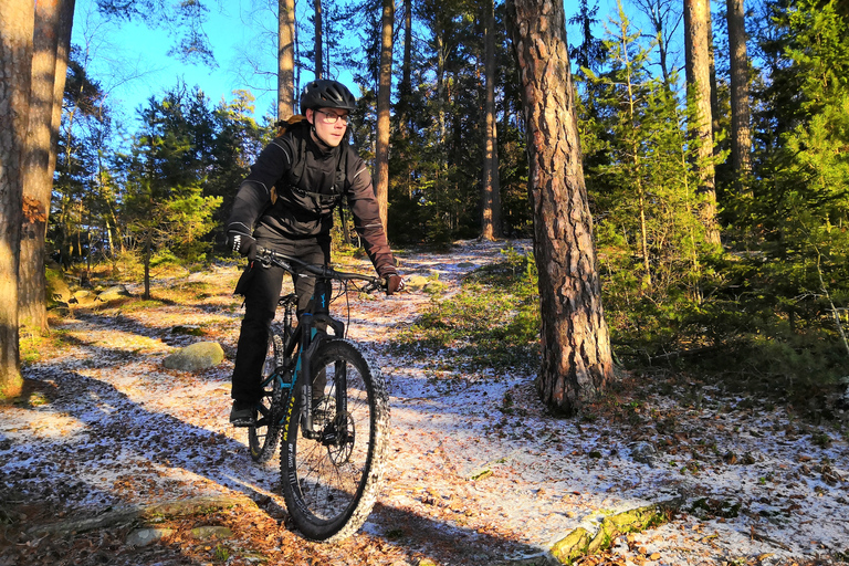 Sztokholm: Przygoda na rowerze górskim dla doświadczonych kolarzyKolarstwo górskie w sztokholmskich lasach dla doświadczonych kolarzy