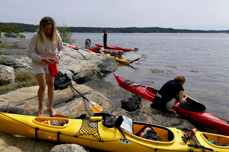 Estocolmo: Excursión en kayak de día completo por el archipiélago de Estocolmo