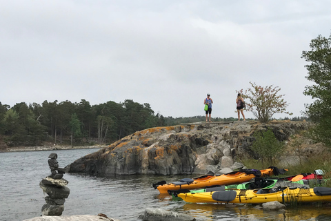 Estocolmo: Excursión en kayak de día completo por el archipiélago de Estocolmo