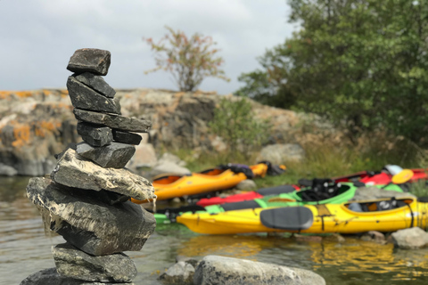 Estocolmo: Excursión en kayak de día completo por el archipiélago de Estocolmo