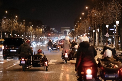 París: Tour romántico de sidecar de noche con champán