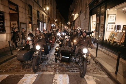 Paris: Tour de sidecar romantique de nuit avec champagne