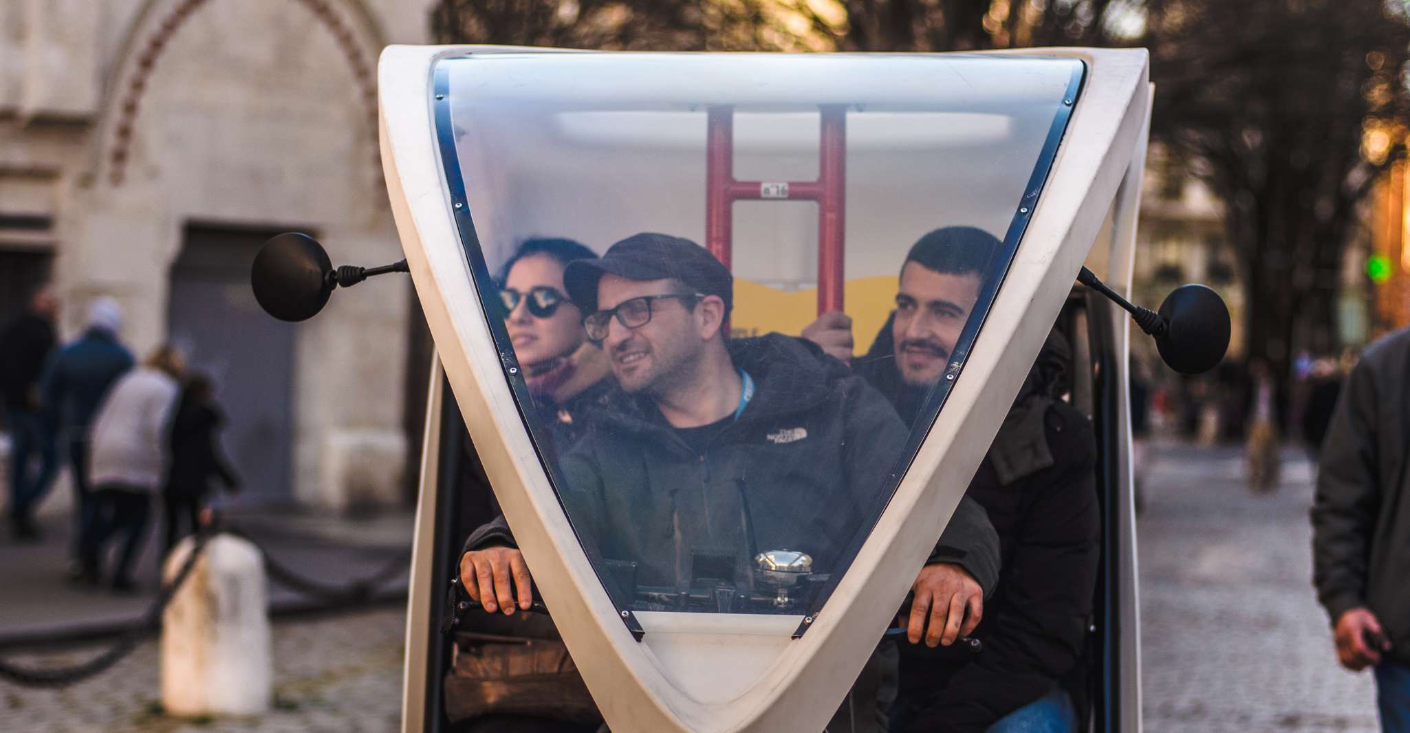 Lyon , Pedicab Tour 2h ou 3h - Hizvo