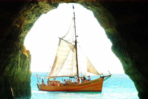 Albufeira: boottocht aan boord van de Leãozinho + barbecue