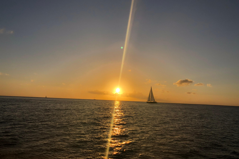 Soufriere: Private Sonnenuntergangs-Kreuzfahrt mit Getränken