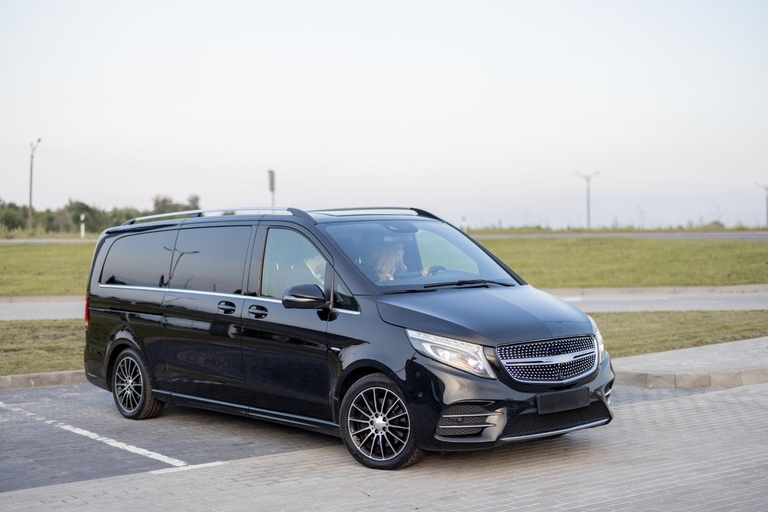 Wroclaw: Airport Private Transfer Wroclaw: Round-Trip Airport Private Transfer