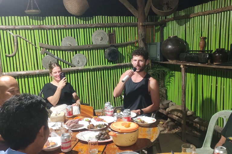 Abendessen im Dorf mit einheimischer Familie