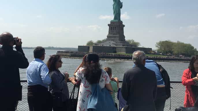 estatua de la libertad y ellis island con acceso reservado