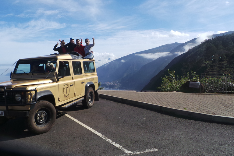 Madère: excursion privée d'une journée en jeep (est ou ouest)Madère: Full-Day Private Jeep Tour (Est ou Ouest)