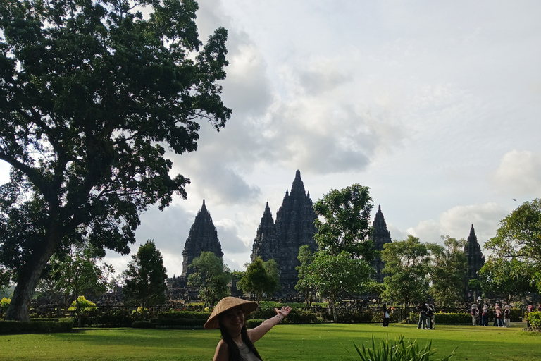 Yogyakarta: Prambanan Temple Guided Tour with Entry Ticket Private Transfer – Prambanan Temple (Multilingual Guide)