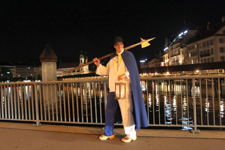 Lucerna: 1-godzinna historyczna wycieczka z Night WatchmanTour Publiczna w języku angielskim