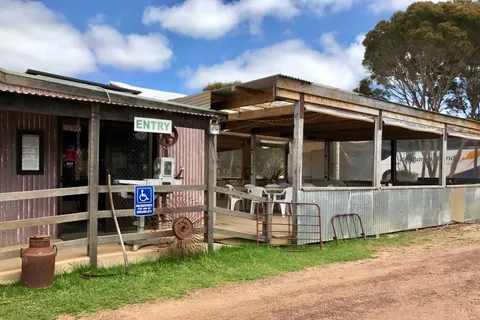 From Penneshaw: Kangaroo Island Shore Excursion Tasting Tour