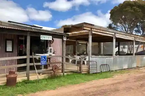 From Penneshaw: Kangaroo Island Shore Excursion Tasting Tour
