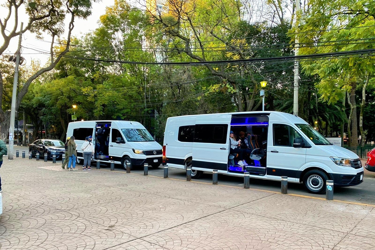 Pyramides de Teotihuacan et déjeuner chez ma grand-mèrePyramides de Teotihuacan et déjeuner chez mon Gandma