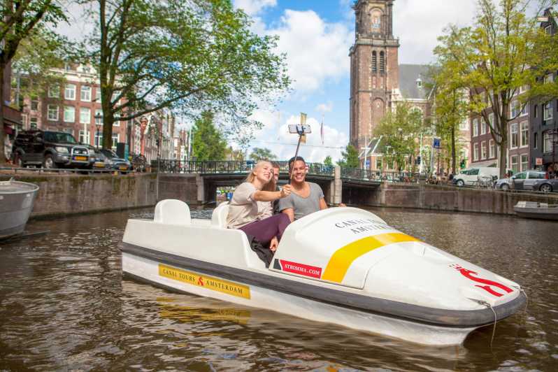 Amsterdam: wypożyczenie roweru wodnego na 1 godzinę