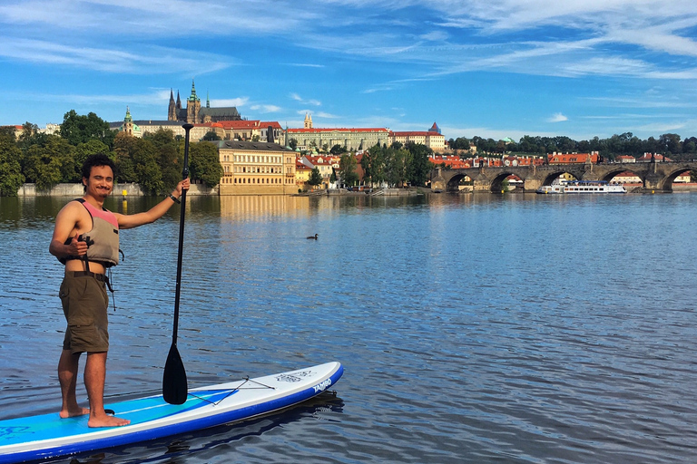Praga: 2 ore di paddle boarding nel centro cittàPraga: 2 ore di paddle boarding nel centro della città
