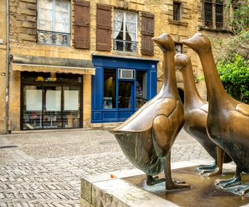 Sarlat Gourmet Tour & Market Visit with Tastings