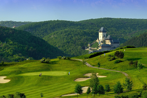 Castillo Karlstejn: ticket sin cola y tour desde PragaTour Castillo de Karlstejn desde Praga