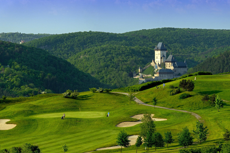 Castillo Karlstejn: ticket sin cola y tour desde PragaTour Castillo de Karlstejn desde Praga