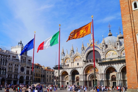 Wenecja: przejażdżka gondolą i wycieczka z przewodnikiem po Bazylice św. MarkaWycieczka po hiszpańsku