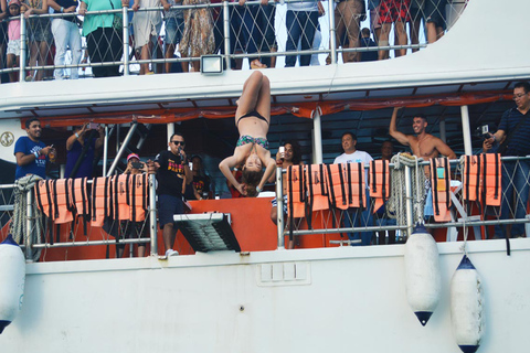 Cancún: crucero de un día en catamarán a Isla MujeresTodo incluido