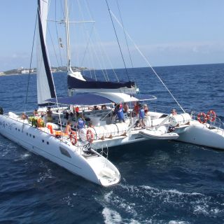 Cambrils: catamarán costa Dorada con comida y bebida