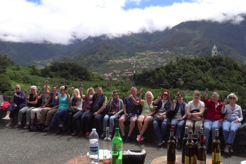 Ab Funchal oder Caniço: Natur- & Weintour im Geländewagen