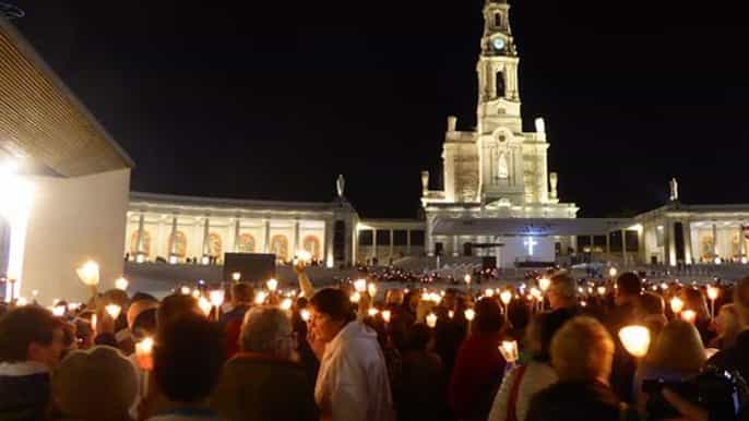 fátima private tour with candlelight procession from lisbon