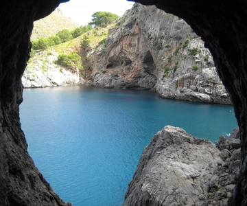 Mallorca: Island Tour with Boat, Train, and Hotel Transfer