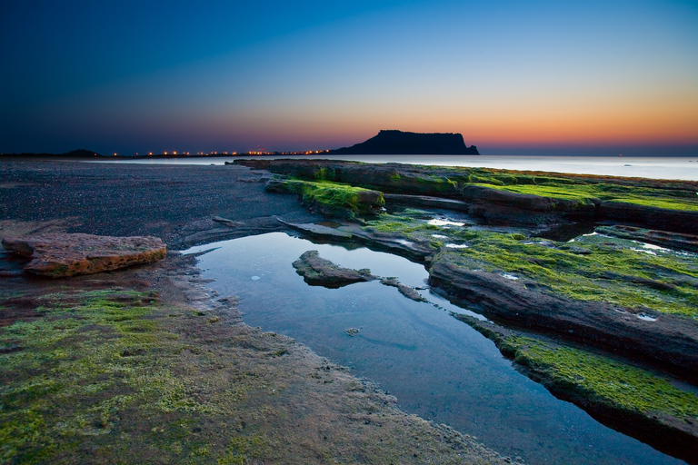 Ilha de Jeju: Passeio privativo personalizado de dia inteiro em vanPickup fora da área do centro de Jeju