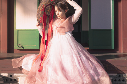 Palazzo Gyeongbokgung della Corea del Sud: Fotografia professionale di HanbokPalazzo Gyeongbokgung della Corea del Sud: Fotografia Hanbok di Professioanl