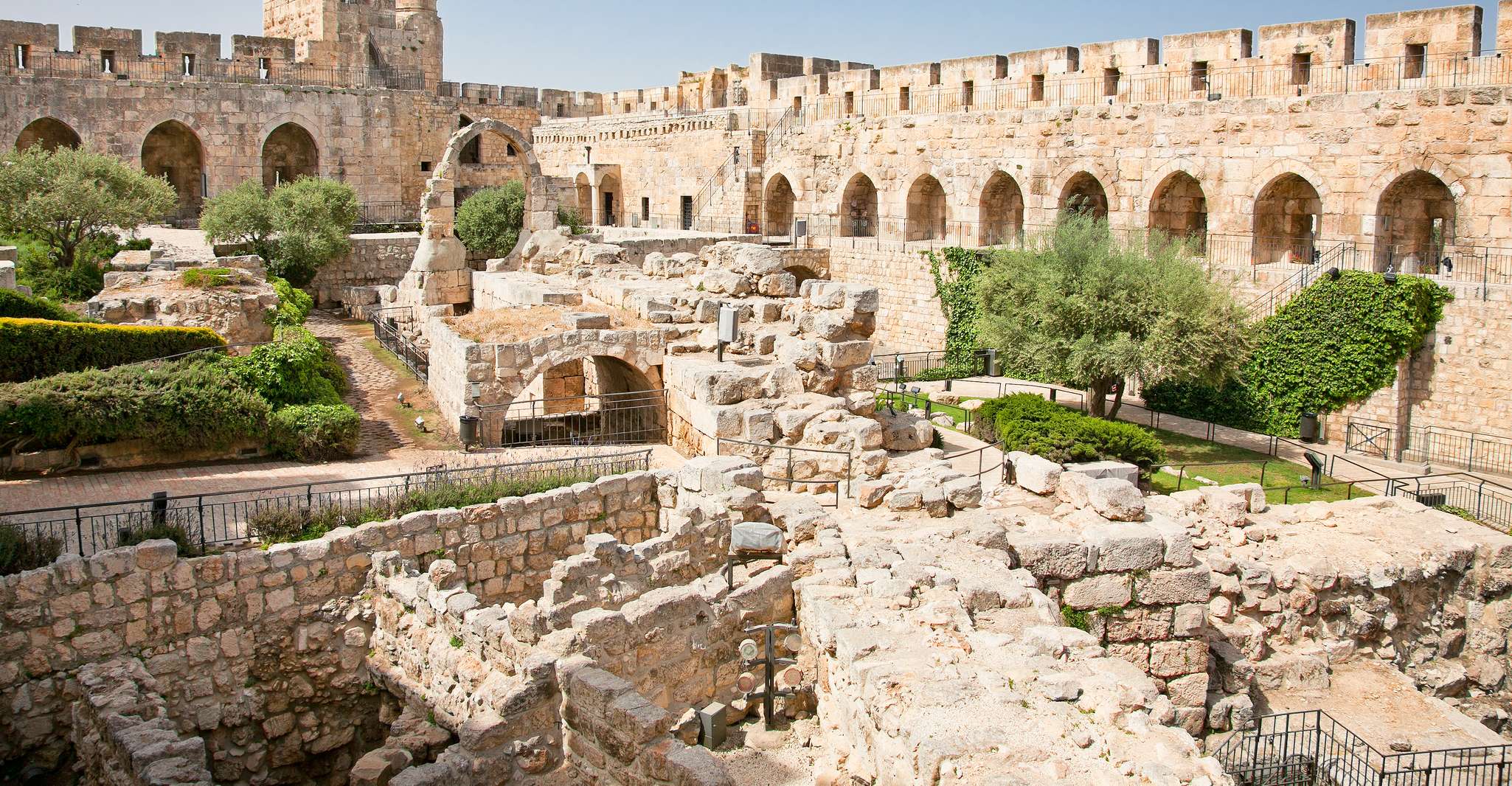 De Tel Aviv, City of David & Underground Jerusalem Tour - Hizvo